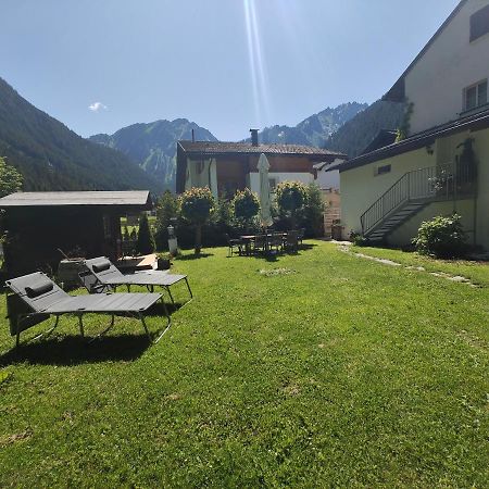Alpenchalet Dona Partenen Exteriér fotografie